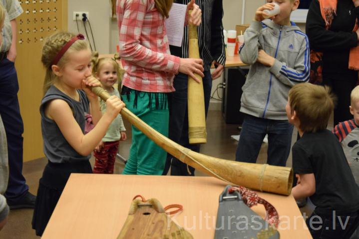 Latvietim būt!?. Ceturtais pasākums. ŪSIŅI